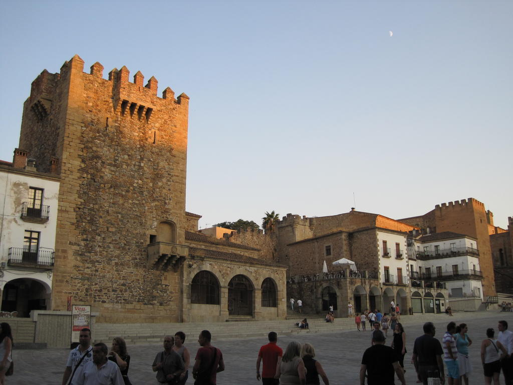 Apartamentos Turisticos Encanto Cáceres Exterior photo